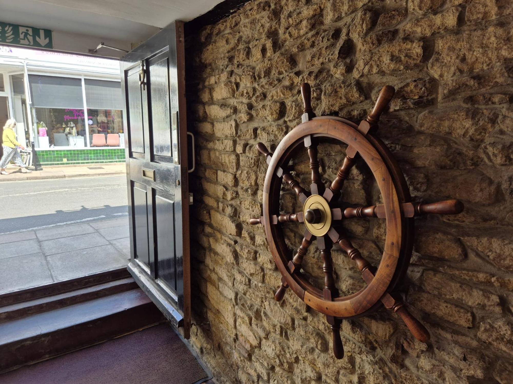 The Ship Inn เอาน์เดิล ภายนอก รูปภาพ